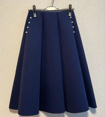새상품급 joint space 네이비 본딩 플레어 스커트