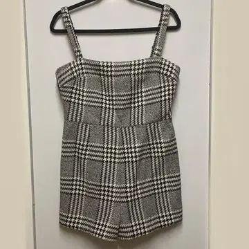 택 포함 미사용 새상품 H&M 스퀘어넥 숏 올인원 사이즈 42