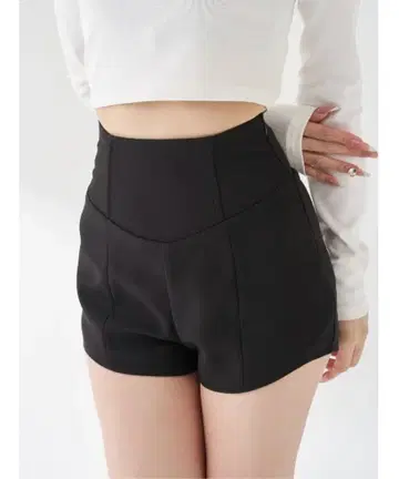 Darich 다리치 미 실루엣 숏팬츠 블랙 FL