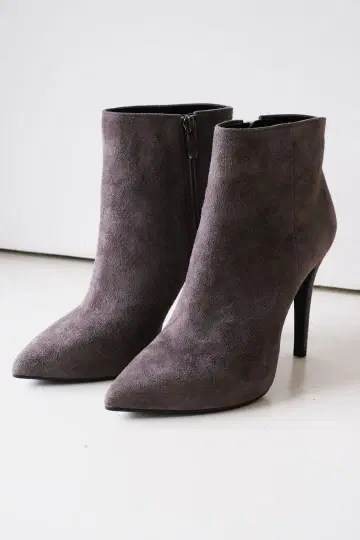 DIANA 스웨이드 부츠 그레이지