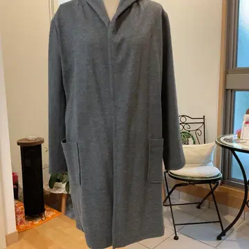 그레이 후드 부착 코트