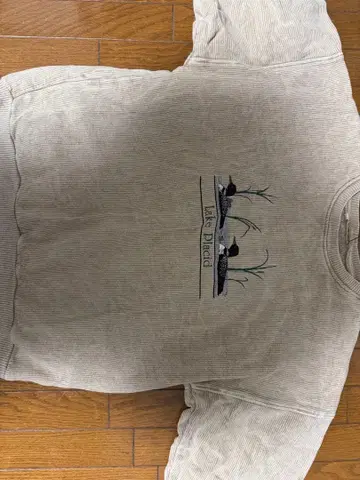 자수 들어간 그레이 크루넥 트레이닝복