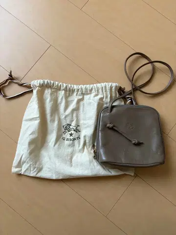 IL BISONTE 숄더백 수납 가방 포함