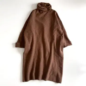 새상품급 45R 융모 니트 터틀넥 원피스 카멜