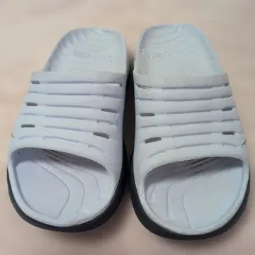 호카오네오네 리커버리 샌들 화이트 25