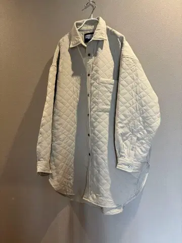 MAISON SPECIAL 프라임 오버 퀼팅 셔츠 코트