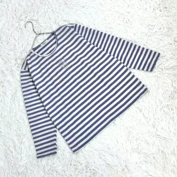 [ 모아디아 라이프 패션 하우스 ] 보더 티셔츠 자수 크루넥