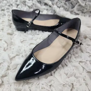 미사용 다이애나 멜리제인 스틸레토 에나멜 플랫슈즈