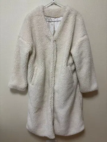 [컨디션 최상] 보아 롱 코트 화이트 크림색