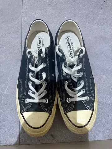 CONVERSE 블랙 스니커즈