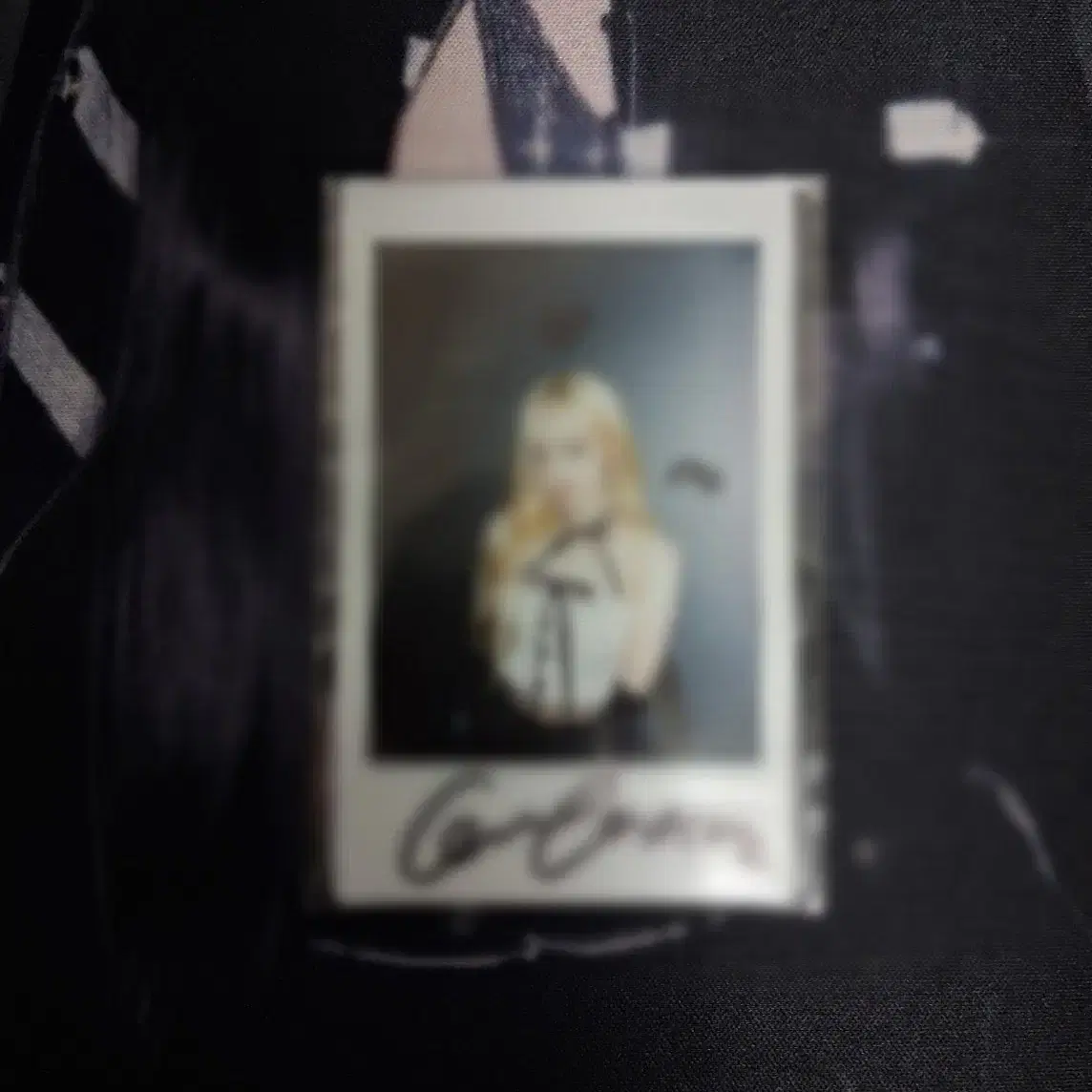 Triples Seoyeon genuine sign pola Polaroid for sale. #트리플에스