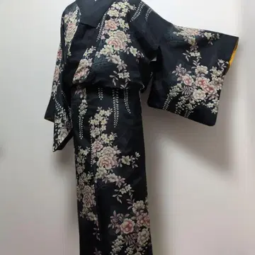 블랙 베이스 꽃무늬 코몬 워셔블 기모노