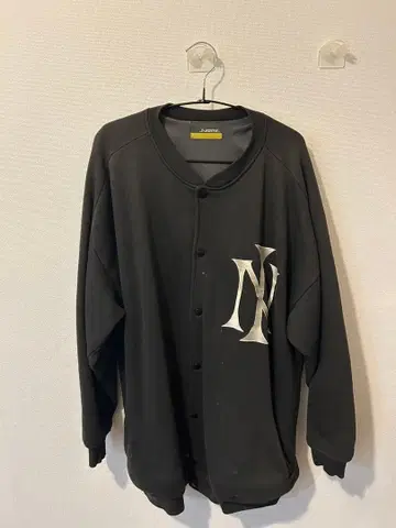NY 로고 블랙 자켓 L 사이즈