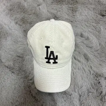 LA 로고 자수 화이트 캡 9TWENTY