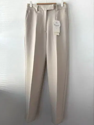 [택 포함 새상품] 미라 오웬 후고무 센터 프레스 테이퍼드 팬츠