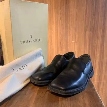 TRUSSARDI 트루사르디 가죽 신발