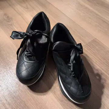 CST&P 블랙 퀼팅 스니커즈 M 사이즈