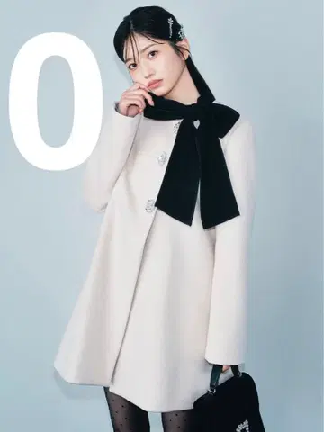 릴리 브라운 A라인 비쥬 리본 코트