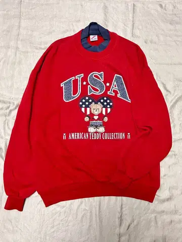 USA 구제 의류 곰 패턴 트레이닝복 긴팔 맨투맨 레드 레트로 애니멀