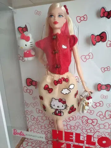 바비 인형 새상품 헬로키티 콜라보 한정판 레어