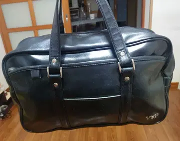 VYP 블랙 가죽 숄더백