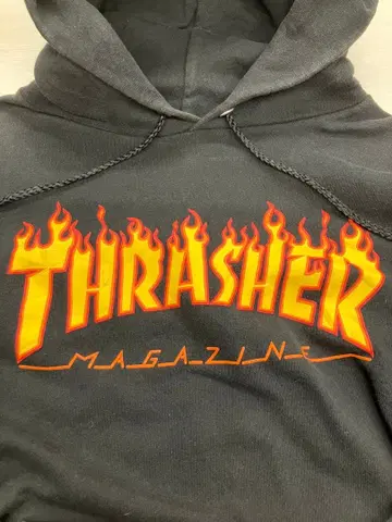 THRASHER 프레임 로고 후드티 블랙