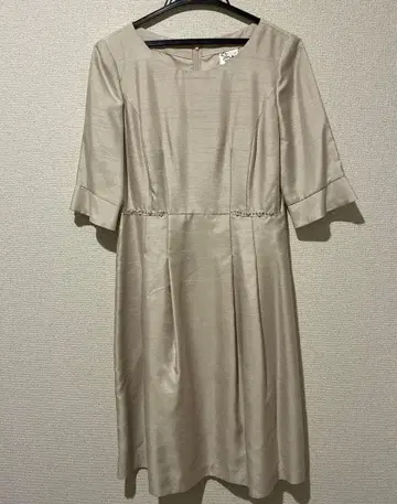 A라인 원피스 베이지 오부 소매 Sheio