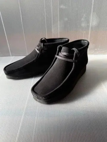 [11/27 가격 인하] Clarks Wallabee Boot