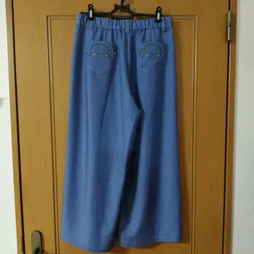 피코네 파란색 와이드 팬츠 뒷면 포켓 자수