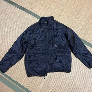 HUF 블랙 다운 자켓 M 사이즈