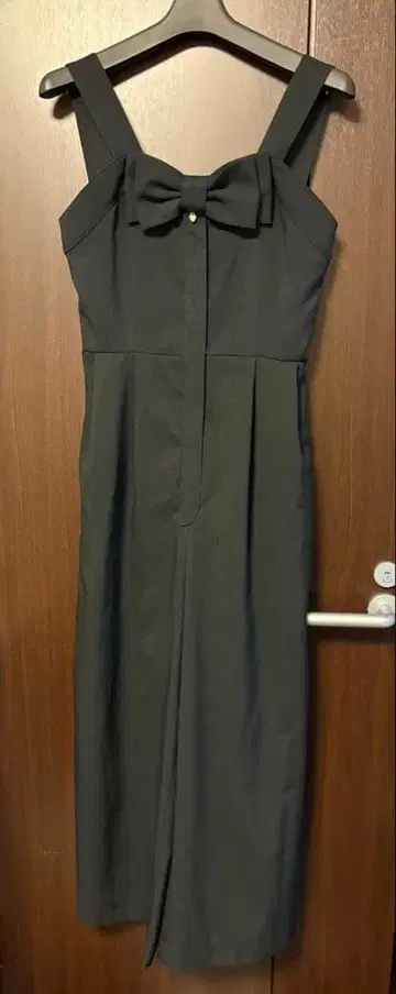 밀크 리본 포함 블랙 올인원