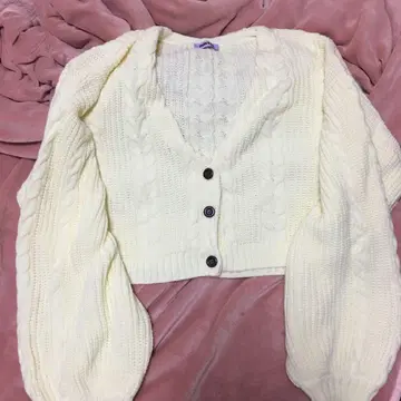 새상품급 미사용 새상품 케이블 숏 니트 가디건