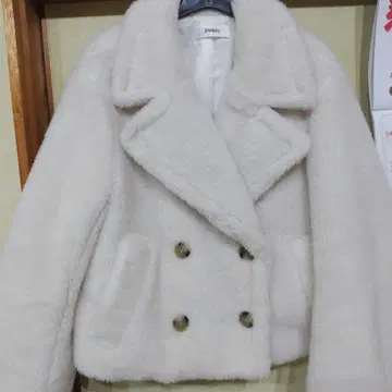 SNIDEL 아이보리 보아 자켓