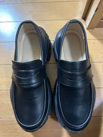 Shoes in Closet 통굽 스니커즈 밑창 로퍼