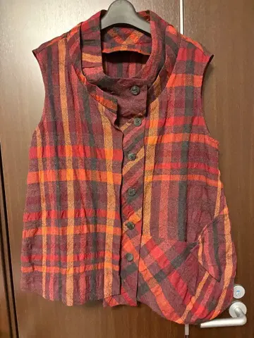 자우 체크 무늬 베스트