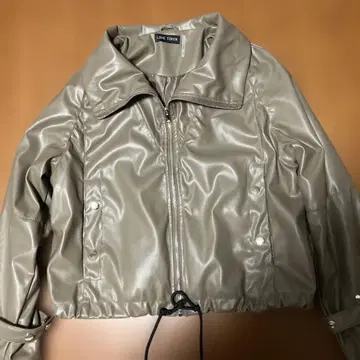 LOVE TOKEN 베이지 숏 자켓