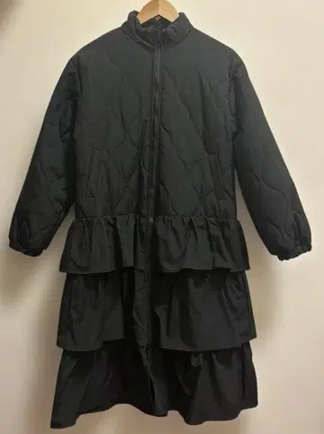 새상품 롱 프릴 점퍼 코트