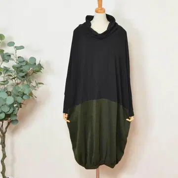 F (넉넉한 핏) 밑단 개더 이소재 절개 원피스 여성용/블랙 계열