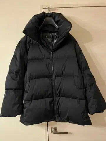 유니클로 J 다운 자켓 블랙 L 사이즈