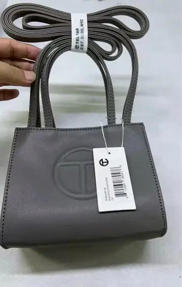 Telfar 그레이 T 로고 미니 토트백