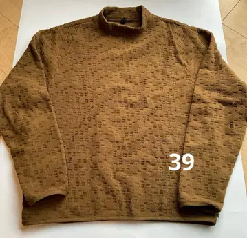 (39) lululemon LAB Bivium Mock Neck