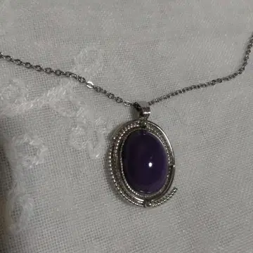 보라색 타원형 펜던트 목걸이