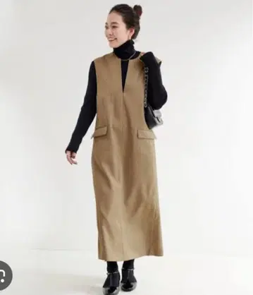 베이 스톡 V넥 세미 플레어 오버롤 스커트 베이지 베이크 크루즈