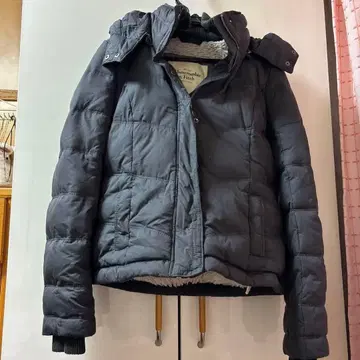Abercrombie & Fitch 다크 그레이 다운 자켓