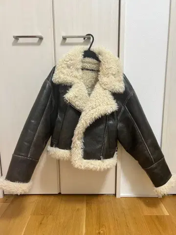 다크 브라운 보아 부착 가죽 라이더 자켓