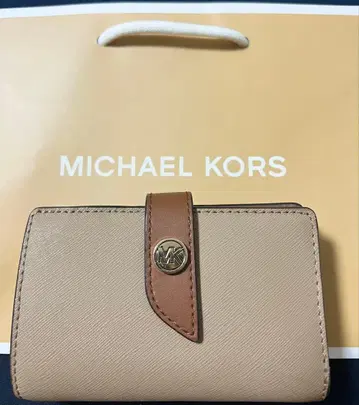 MICHAEL KORS 베이지 접이식 지갑