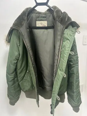AVIREX N-2B 플라이트 자켓 퍼 포함