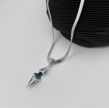 실버 목걸이 뾰족한 펜던트 파란색 스톤