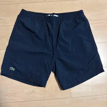 LACOSTE 네이비 숏팬츠 사이즈 US34 (L 사이즈)