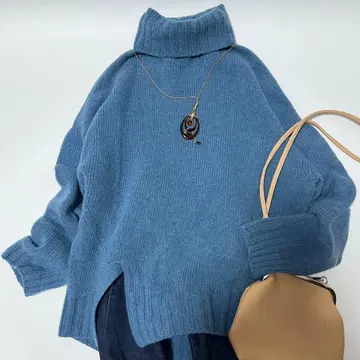 새상품급 유나이티드 도쿄 일본제 니가타 터틀넥 니트 캐시미어 혼방 블루